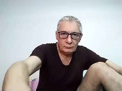 Snapshot of BIGUNCUTHARDCOCK chatting on 03-18-26, 02:04 BIGUNCUTHARDCOCK online show from 03-18-26, 02:04