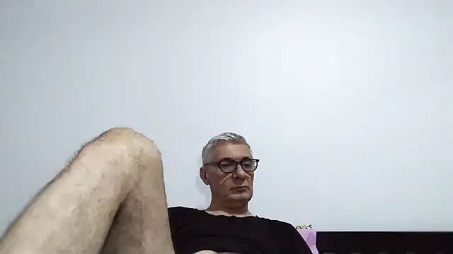 Snapshot of BIGUNCUTHARDCOCK chatting on 03-19-26, 02:15 BIGUNCUTHARDCOCK online show from 03-19-26, 02:15