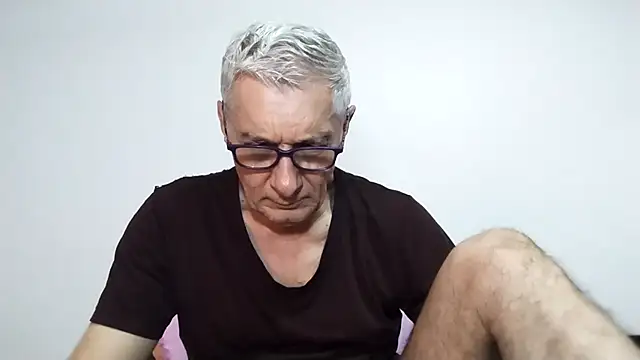 Snapshot of BIGUNCUTHARDCOCK chatting on 03-20-26, 01:32 BIGUNCUTHARDCOCK online show from 03-20-26, 01:32