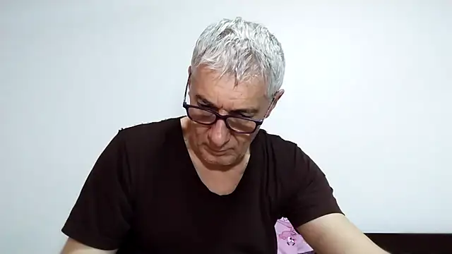 Snapshot of BIGUNCUTHARDCOCK chatting on 03-22-26, 01:31 BIGUNCUTHARDCOCK online show from 03-22-26, 01:31