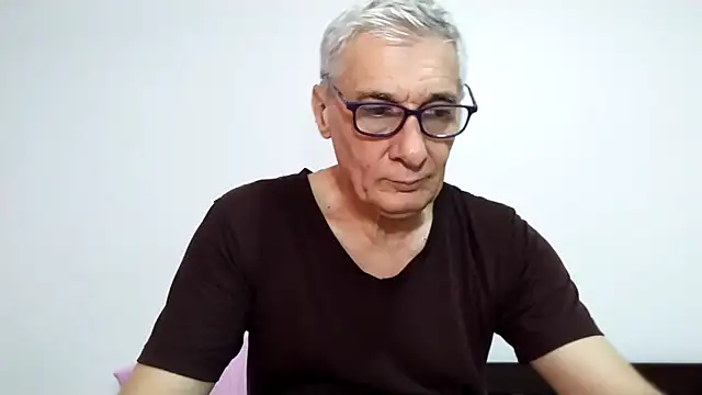 Snapshot of BIGUNCUTHARDCOCK chatting on 03-23-26, 02:15 BIGUNCUTHARDCOCK online show from 03-23-26, 02:15