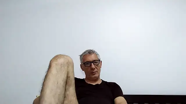 Snapshot of BIGUNCUTHARDCOCK chatting on 03-27-26, 01:22 BIGUNCUTHARDCOCK online show from 03-27-26, 01:22