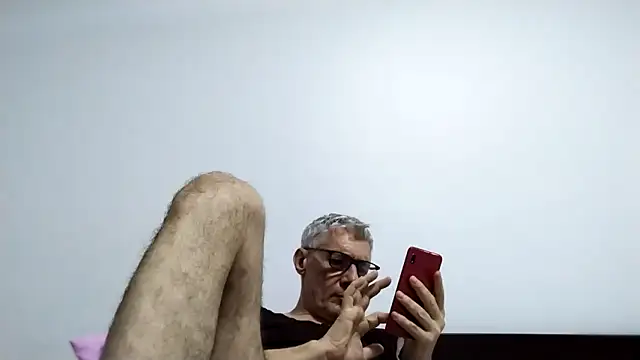 Snapshot of BIGUNCUTHARDCOCK chatting on 03-27-26, 08:26 BIGUNCUTHARDCOCK online show from 03-27-26, 08:26