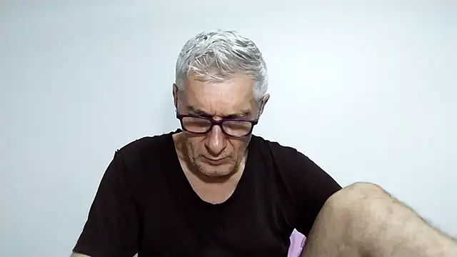 Snapshot of BIGUNCUTHARDCOCK chatting on 03-29-26, 01:38 BIGUNCUTHARDCOCK online show from 03-29-26, 01:38