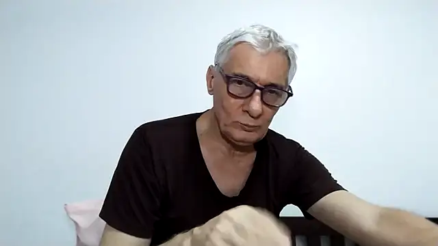 Snapshot of BIGUNCUTHARDCOCK chatting on 04-04-26, 02:03 BIGUNCUTHARDCOCK online show from 04-04-26, 02:03