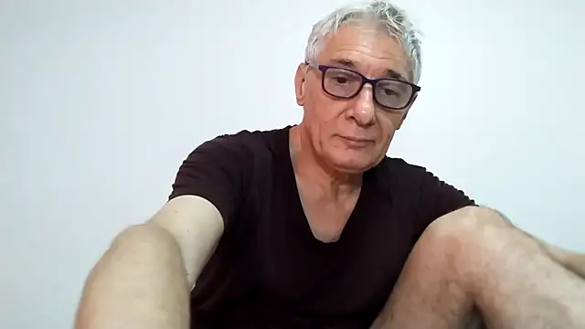 Snapshot of BIGUNCUTHARDCOCK chatting on 04-05-26, 02:09 BIGUNCUTHARDCOCK online show from 04-05-26, 02:09