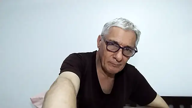 Snapshot of BIGUNCUTHARDCOCK chatting on 04-05-26, 02:14 BIGUNCUTHARDCOCK online show from 04-05-26, 02:14