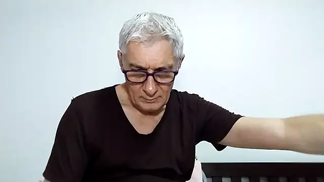 Snapshot of BIGUNCUTHARDCOCK chatting on 04-06-26, 02:20 BIGUNCUTHARDCOCK online show from 04-06-26, 02:20