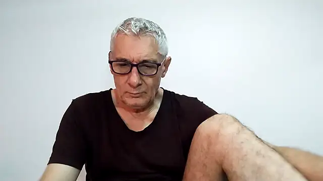 Snapshot of BIGUNCUTHARDCOCK chatting on 04-10-26, 01:22 BIGUNCUTHARDCOCK online show from 04-10-26, 01:22