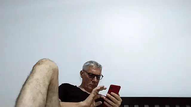 Snapshot of BIGUNCUTHARDCOCK chatting on 04-10-26, 02:11 BIGUNCUTHARDCOCK online show from 04-10-26, 02:11