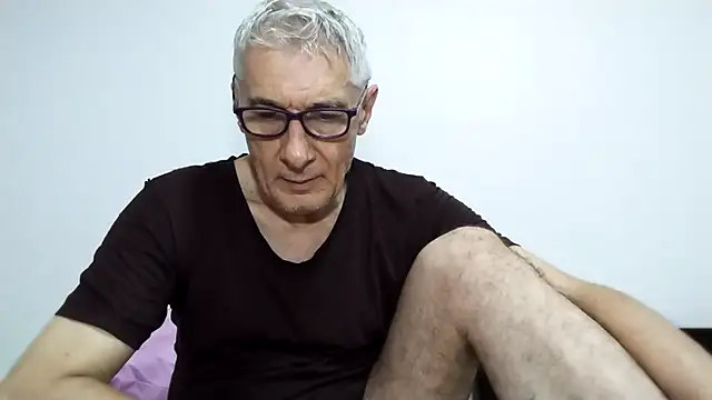 Snapshot of BIGUNCUTHARDCOCK chatting on 04-15-26, 12:50 BIGUNCUTHARDCOCK online show from 04-15-26, 12:50