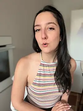 Snapshot of _Juliette chatting on 03-28-26, 01:00 Juliette online show from 03-28-26, 01:00