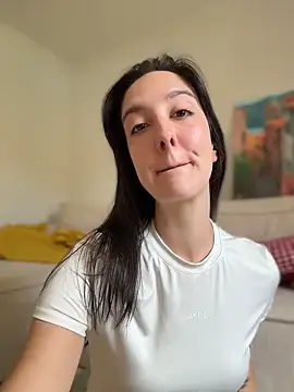 Snapshot of _Juliette chatting on 05-19-26, 01:39 Juliette online show from 05-19-26, 01:39