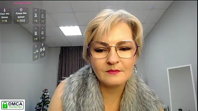 BlondeBrilliant7 online show from 12-17-25, 06:52