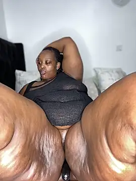 Snapshot of MsWhiteChocolatte chatting on 02-20-26, 06:48 MsWhiteChocolatte online show from 02-20-26, 06:48