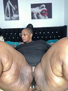 Snapshot of MsWhiteChocolatte chatting on 03-11-26, 05:30 MsWhiteChocolatte online show from 03-11-26, 05:30