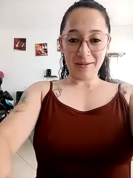 emilypoppy3 online show from 04-10-26, 09:41