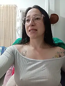 Snapshot of emilypoppy3 chatting on 06-05-26, 08:03 emilypoppy3 online show from 06-05-26, 08:03