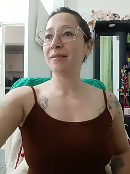 Snapshot of emilypoppy3 chatting on 06-25-26, 06:12 emilypoppy3 online show from 06-25-26, 06:12