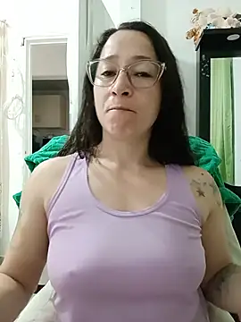 Snapshot of emilypoppy3 chatting on 07-10-26, 12:52 emilypoppy3 online show from 07-10-26, 12:52