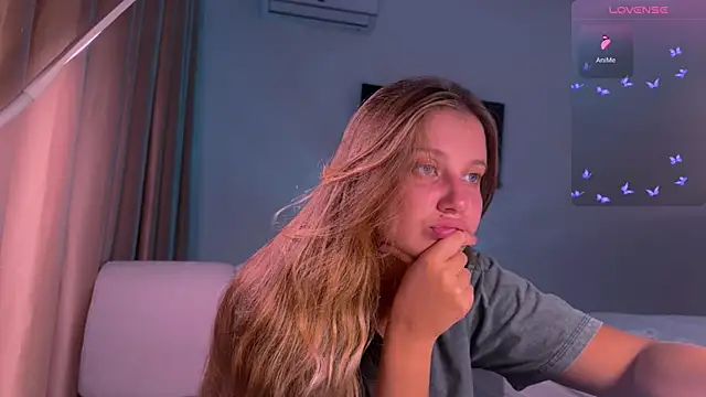 Snapshot of Femdom_Lola chatting on 07-09-26, 02:10 Femdom Lola online show from 07-09-26, 02:10