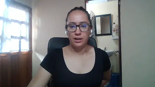 Snapshot of brittanycheeks chatting on 04-21-26, 02:23 brittanycheeks online show from 04-21-26, 02:23