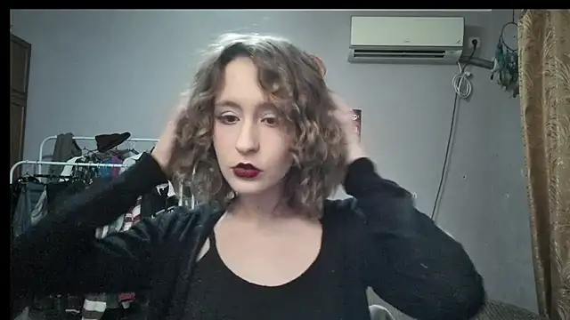 JoannaTompson online show from 12-13-24, 06:49