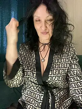 Katie-n online show from 01-15-25, 11:53