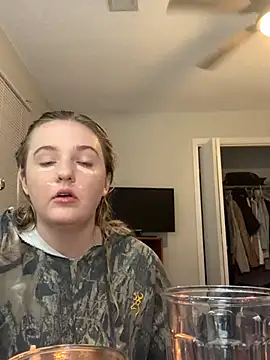 cammy2 online show from 12-29-24, 01:02
