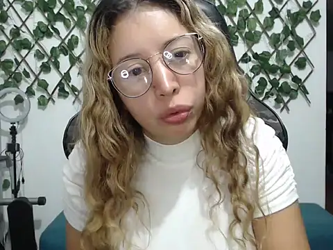 jeiana4u online show from 05-11-26, 04:18