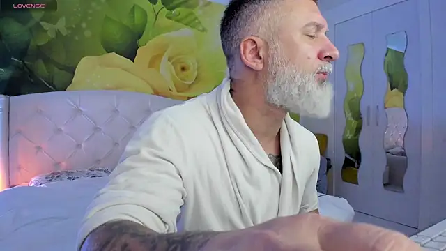 Snapshot of BlowMyXXL chatting on 02-06-26, 08:07 BlowMyXXL online show from 02-06-26, 08:07