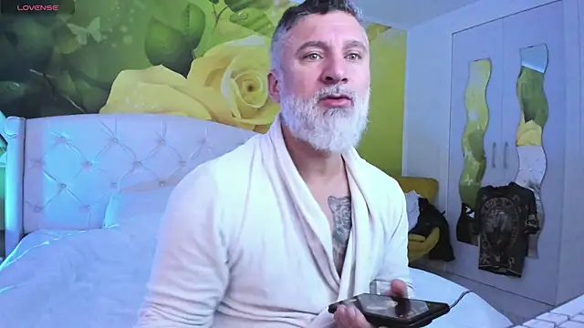 Snapshot of BlowMyXXL chatting on 02-08-26, 09:13 BlowMyXXL online show from 02-08-26, 09:13