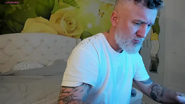 Snapshot of BlowMyXXL chatting on 02-26-26, 09:08 BlowMyXXL online show from 02-26-26, 09:08