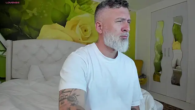 Snapshot of BlowMyXXL chatting on 03-27-26, 02:39 BlowMyXXL online show from 03-27-26, 02:39