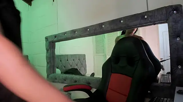 sarajhonson dl online show from 02-20-25, 08:03