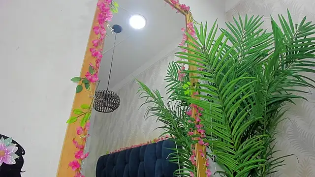 Ammy Connor1 online show from 04-15-26, 07:43