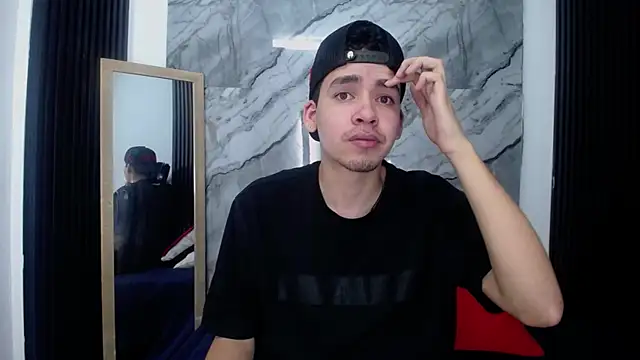 Snapshot of Mike_0233_ chatting on 02-24-26, 07:45 Mike 0233 online show from 02-24-26, 07:45