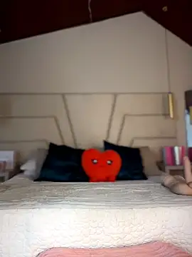 Miss ary online show from 04-11-26, 11:47