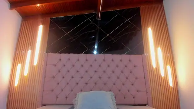 AinaPink online show from 05-14-26, 11:17