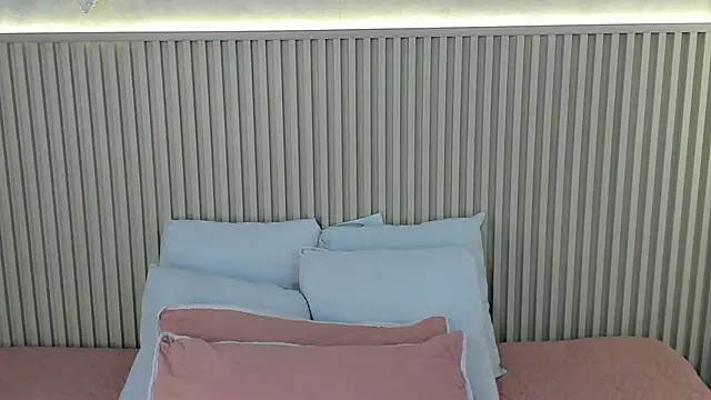 charlottebrowns  online show from 05-19-26, 12:55