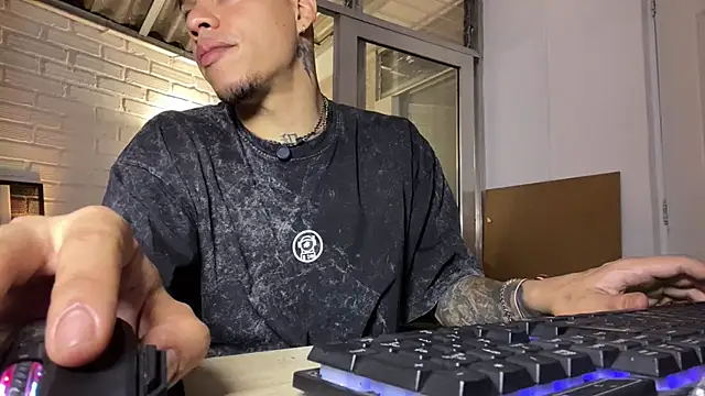 Osiiriis online show from 04-21-26, 04:52