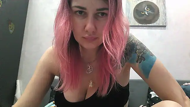 Snapshot of BlueXOwl chatting on 03-14-25, 06:18 BlueXOwl online show from 03-14-25, 06:18