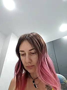 Snapshot of BlueXOwl chatting on 10-09-25, 04:16 BlueXOwl online show from 10-09-25, 04:16