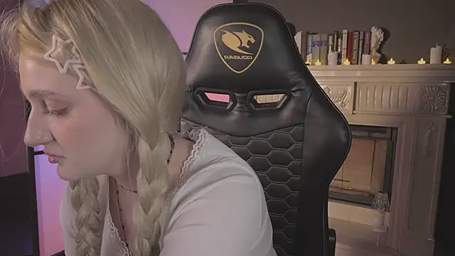 ELLIEJAY online show from 04-19-26, 05:18