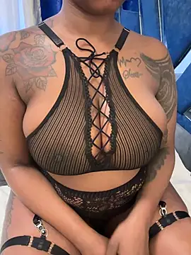 Snapshot of SexxyLunar chatting on 07-15-26, 04:51 SexxyLunar online show from 07-15-26, 04:51