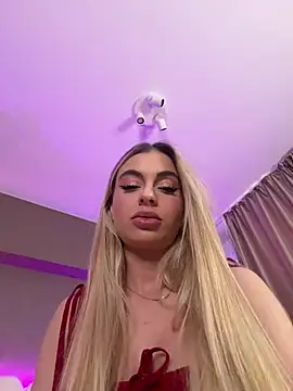 Snapshot of HaileyMadow chatting on 06-17-26, 06:38 HaileyMadow online show from 06-17-26, 06:38