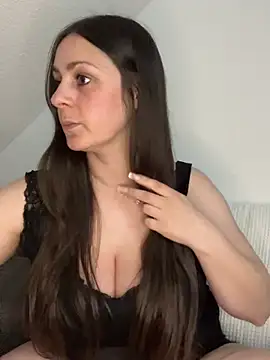 Snapshot of Loella-Rose chatting on 04-08-26, 09:48 Loella-Rose online show from 04-08-26, 09:48