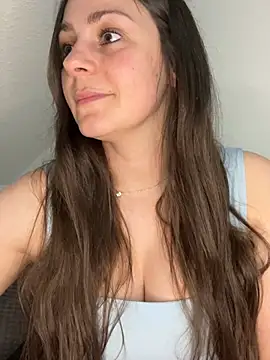 Snapshot of Loella-Rose chatting on 04-11-26, 09:52 Loella-Rose online show from 04-11-26, 09:52