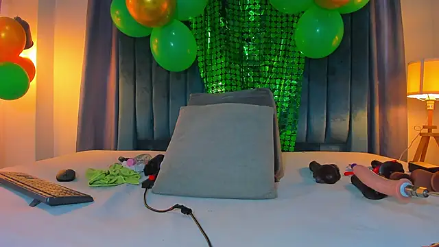 blondehorny69 online show from 03-17-26, 06:55