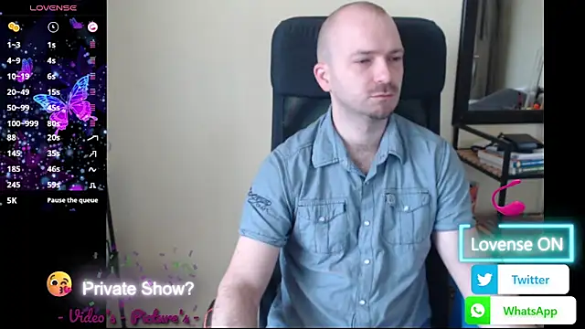 Snapshot of RealManHaveHairy chatting on 05-09-26, 05:23 RealManHaveHairy online show from 05-09-26, 05:23